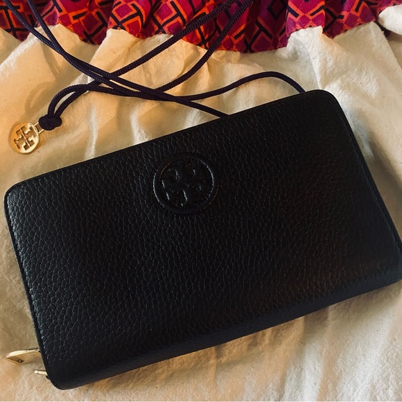 Tory Burch Black Wristlet Wallet - Picture 4 of 13